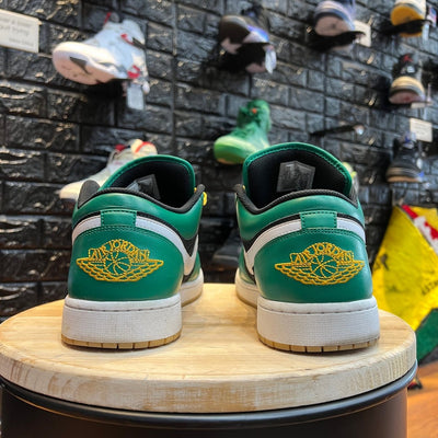 Air Jordan 1 Low SE 'Christmas' Gently Enjoyed (Used) Men 13 - Low Sneaker - Jawns on Fire Sneakers & Streetwear