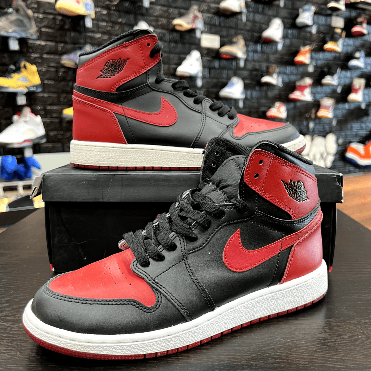 Jordan 1 Banned (2020) - Gently Enjoyed (Used) Rep Box School 7 - Jawns on Fire
