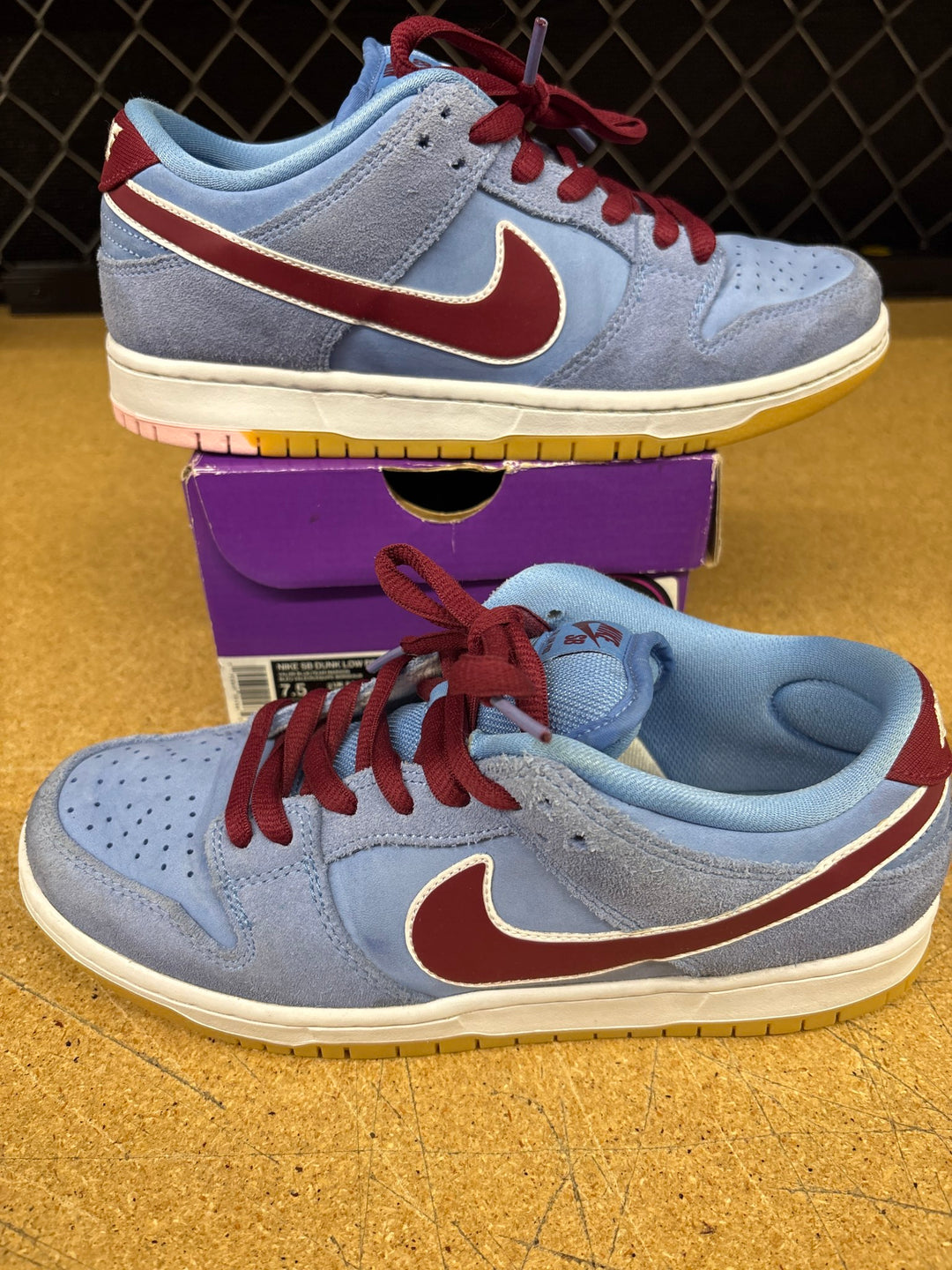 Nike Sb Dunk Low Philly Dunk Men 7.5 -Used