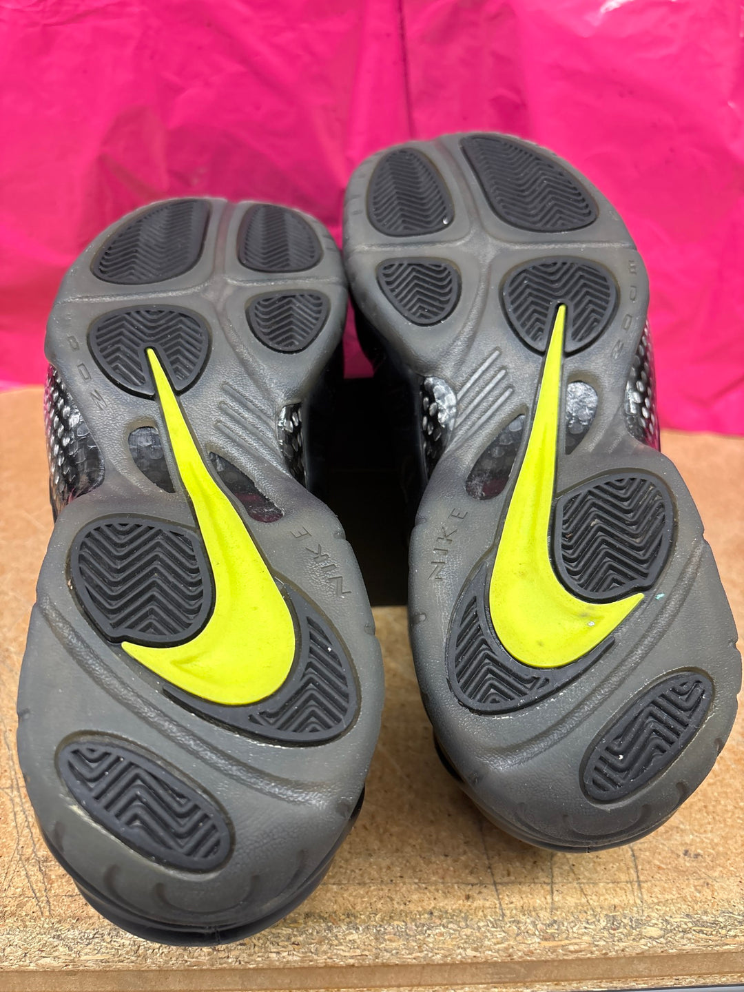 Nike Air Foamposite Volt Green Mens 11.5 Used