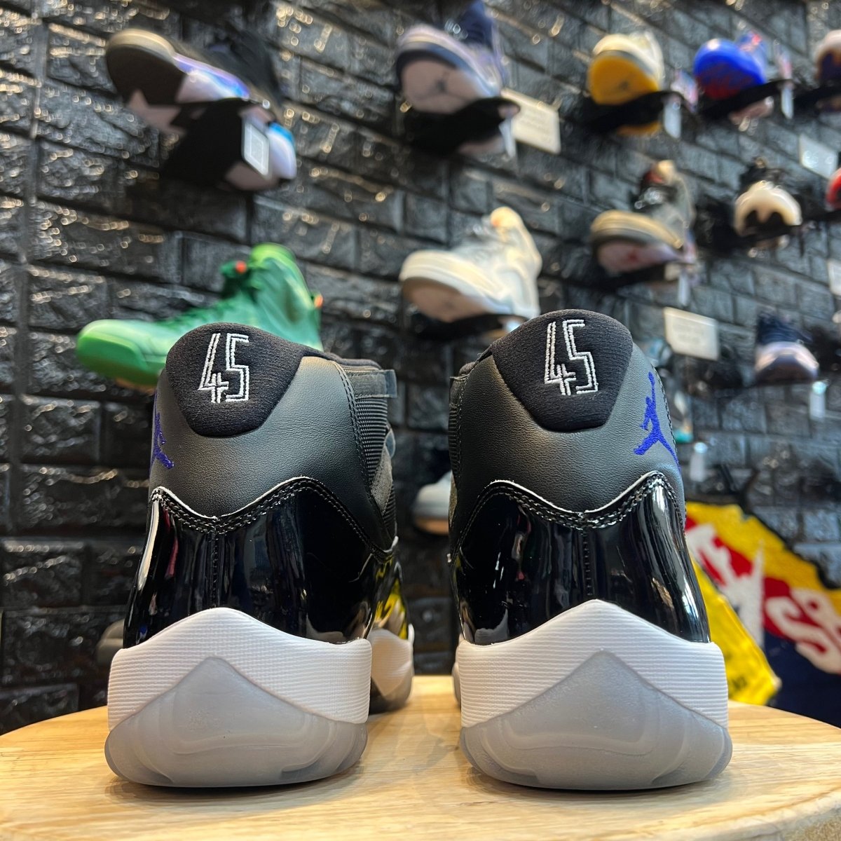 Air Jordan 11 Retro 'Space Jam' 2016 - Gently Enjoyed (Used) Men 10 - High Sneaker - Jawns on Fire Sneakers & Streetwear