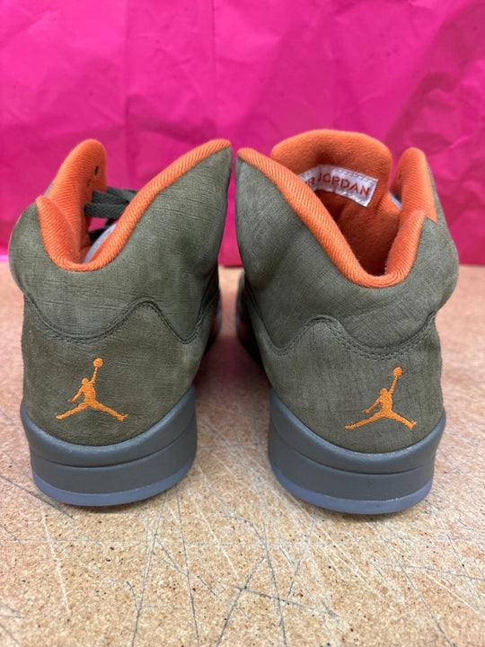 Air Jordan 5 Retro &