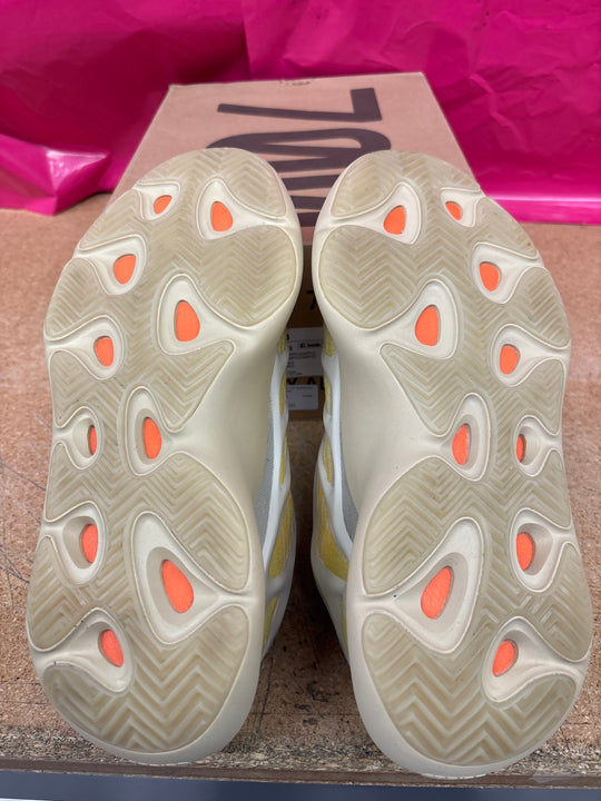 Yeezy 700 V2 Safflower Men 8 Used