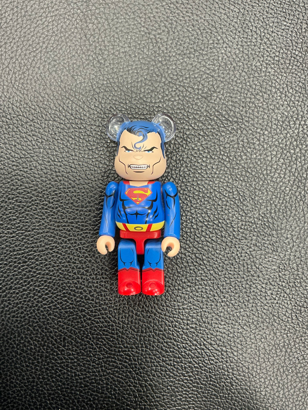 BE@RBRICK Superman (Batman: Hush Version) 100%