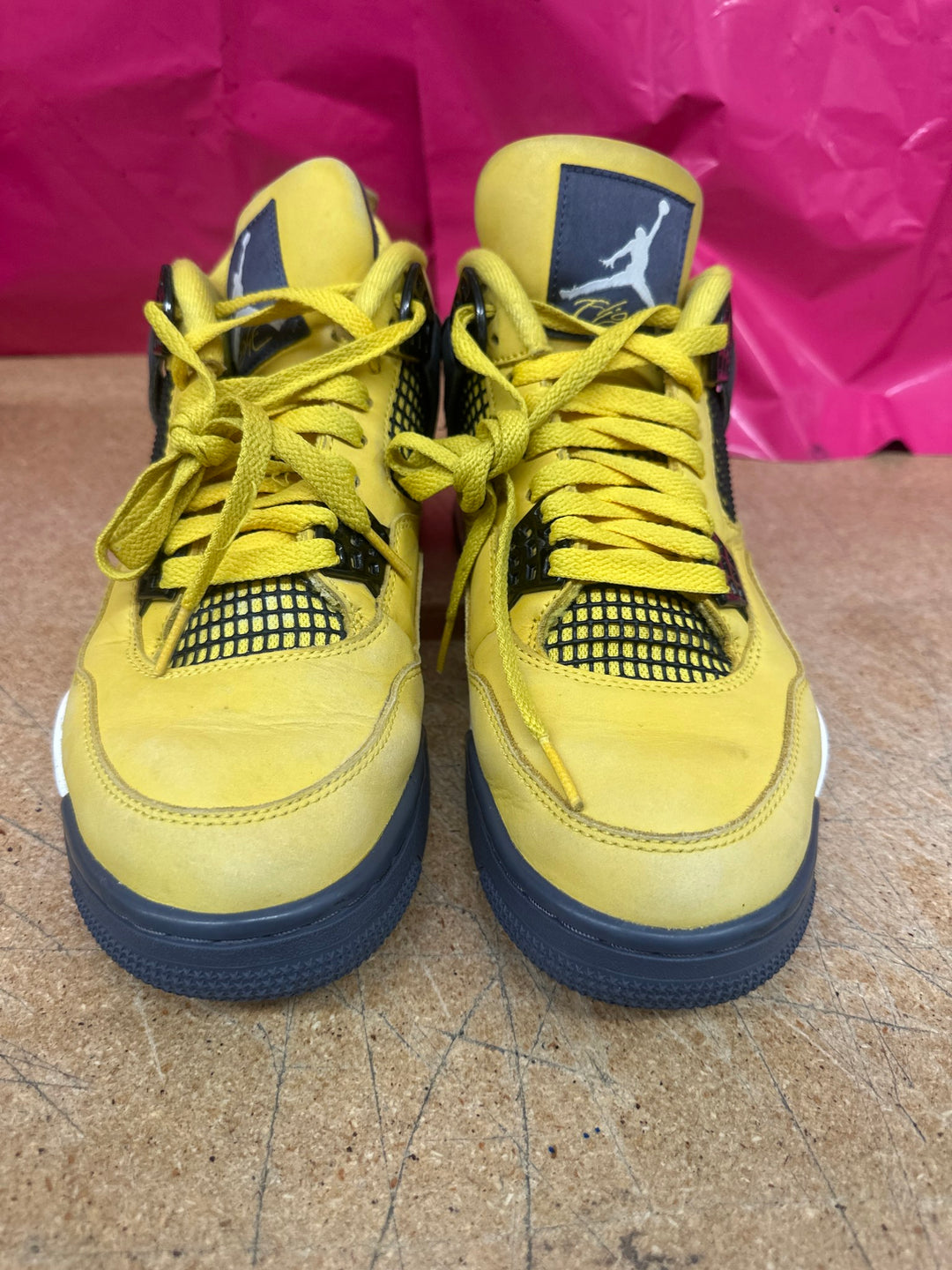 Jordan 4 Lightning Men 9 Used