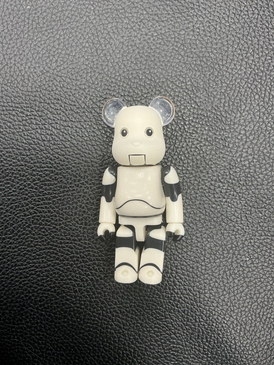 Be@rbrick Series 44 Artist Junk Head 100% - Designer Toy - Jawns on Fire Sneakers & Shoes