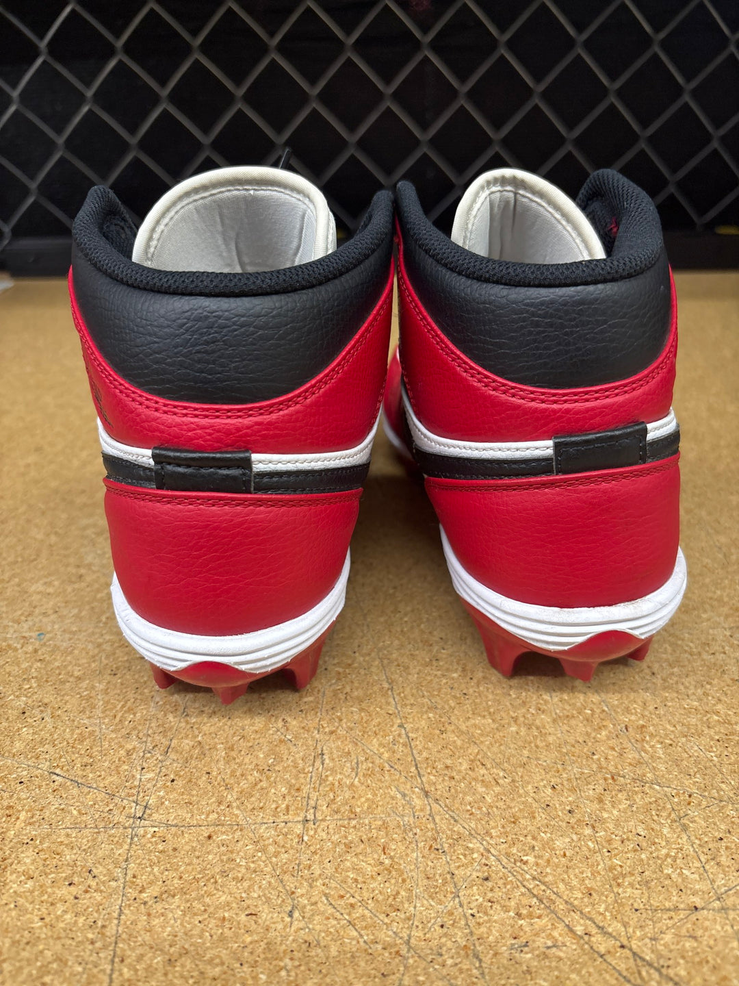Jordan 1 Bred Cleat (Men 7.5) Used