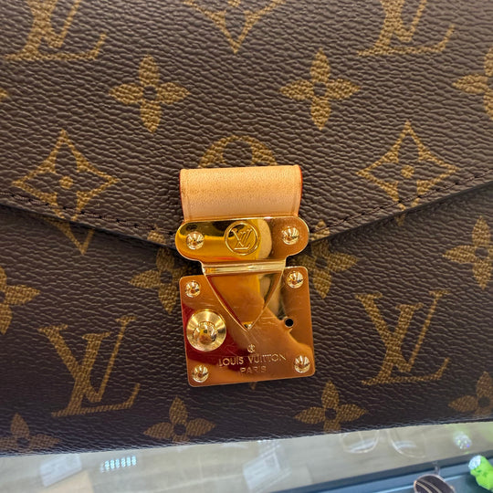 Louis Vuitton Pochette Métis Monogram Satchel New with Defect M44875