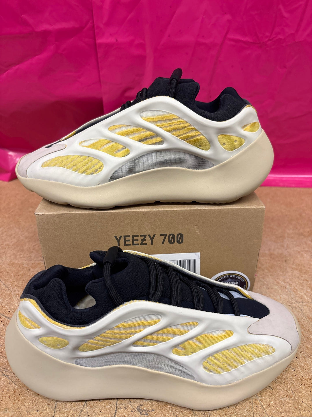 Yeezy 700 V2 Safflower Men 8 Used