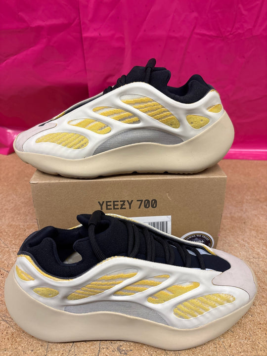 Yeezy 700 V2 Safflower Men 8 Used