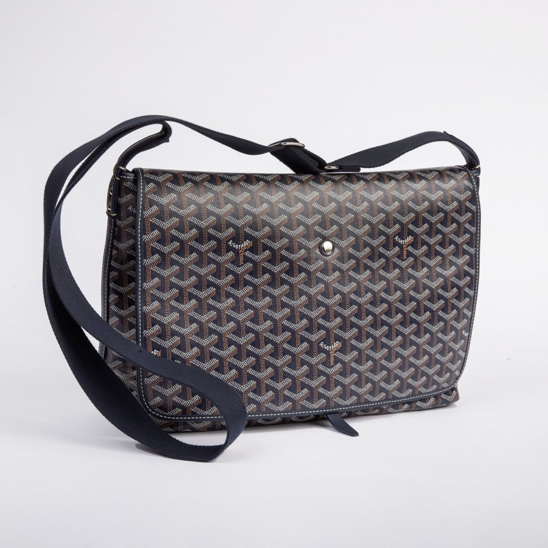 Goyard MM Belvédère Messenger Navy Crossbody Bag - Handbags - Jawns on Fire Sneakers & Shoes