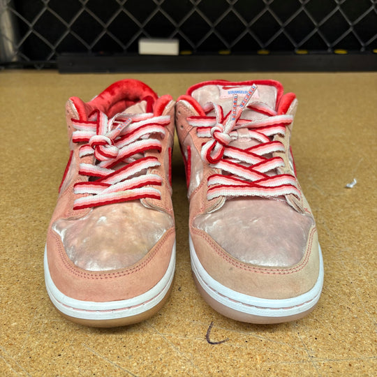 Nike SB Dunk Low StrangeLove Skateboards (Men 9.5) Used