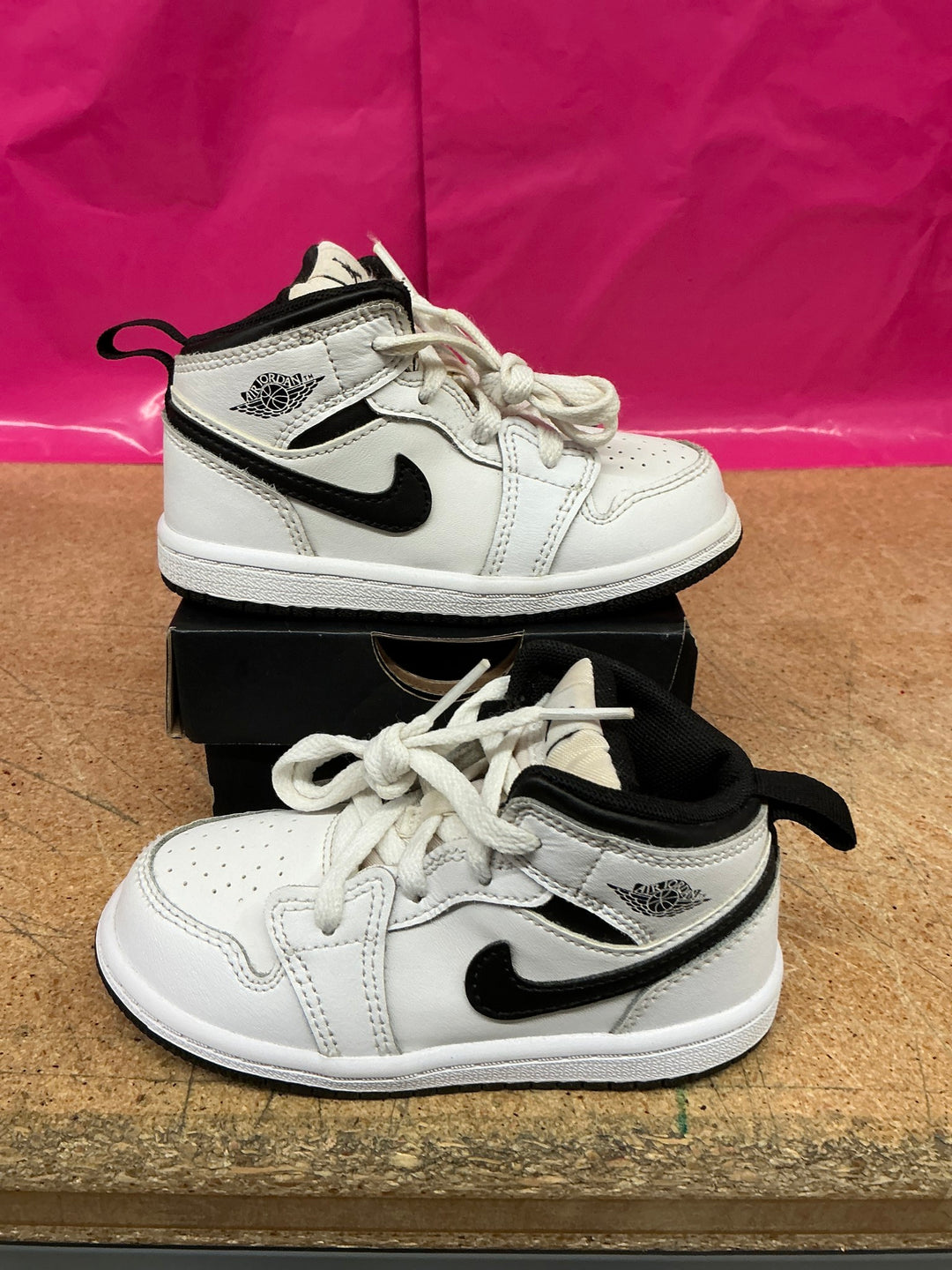 Jordan 1 White/Black Toddler 8 Used