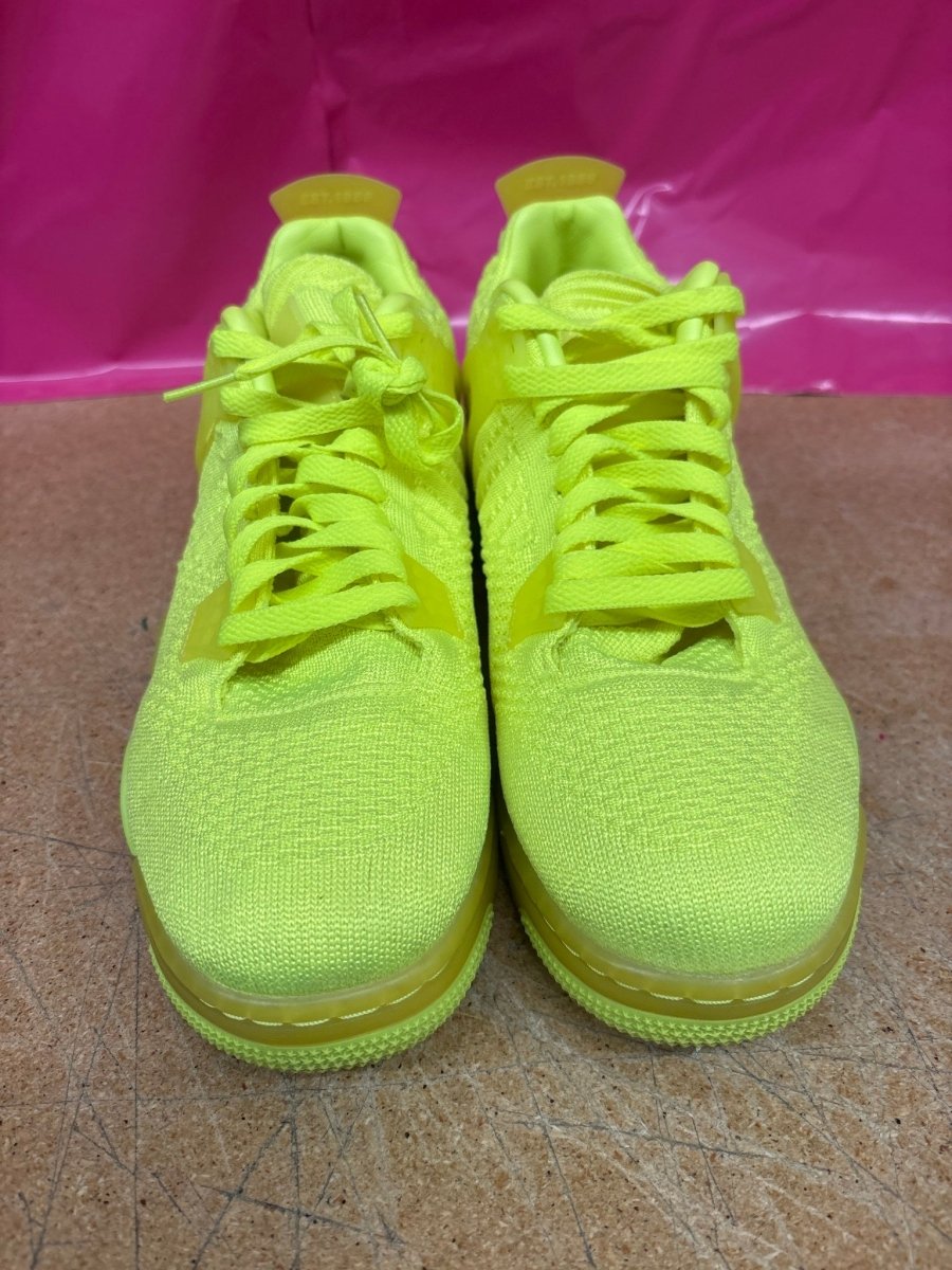 Jordan 4 Green Fly Knit Mens 9 Used - Sneakers - Jawns on Fire Sneakers & Shoes