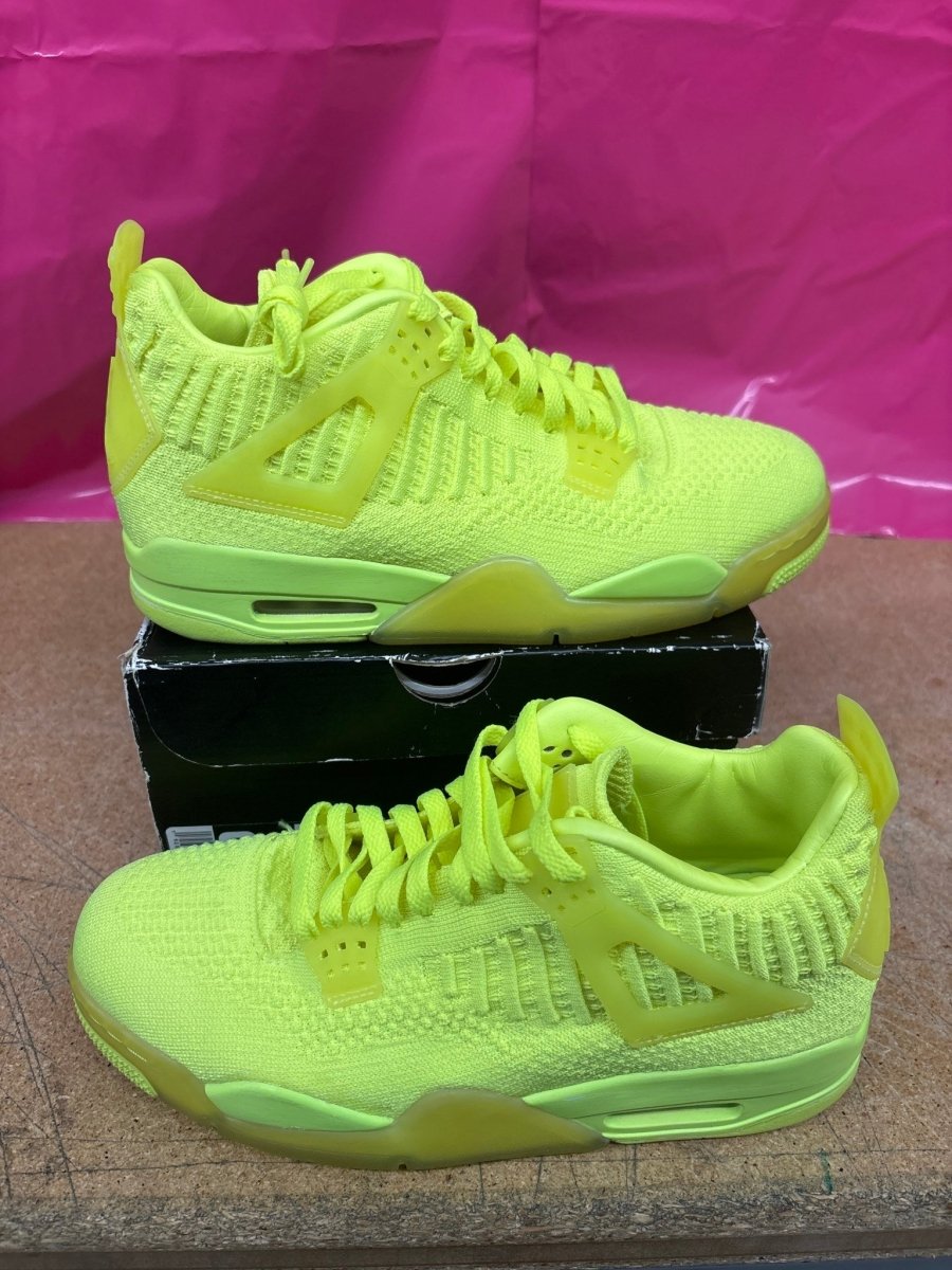 Jordan 4 Green Fly Knit Mens 9 Used - Sneakers - Jawns on Fire Sneakers & Shoes