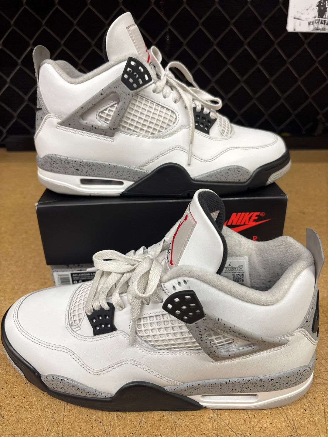 Jordan 4 White Cement  Men 9.5 Used