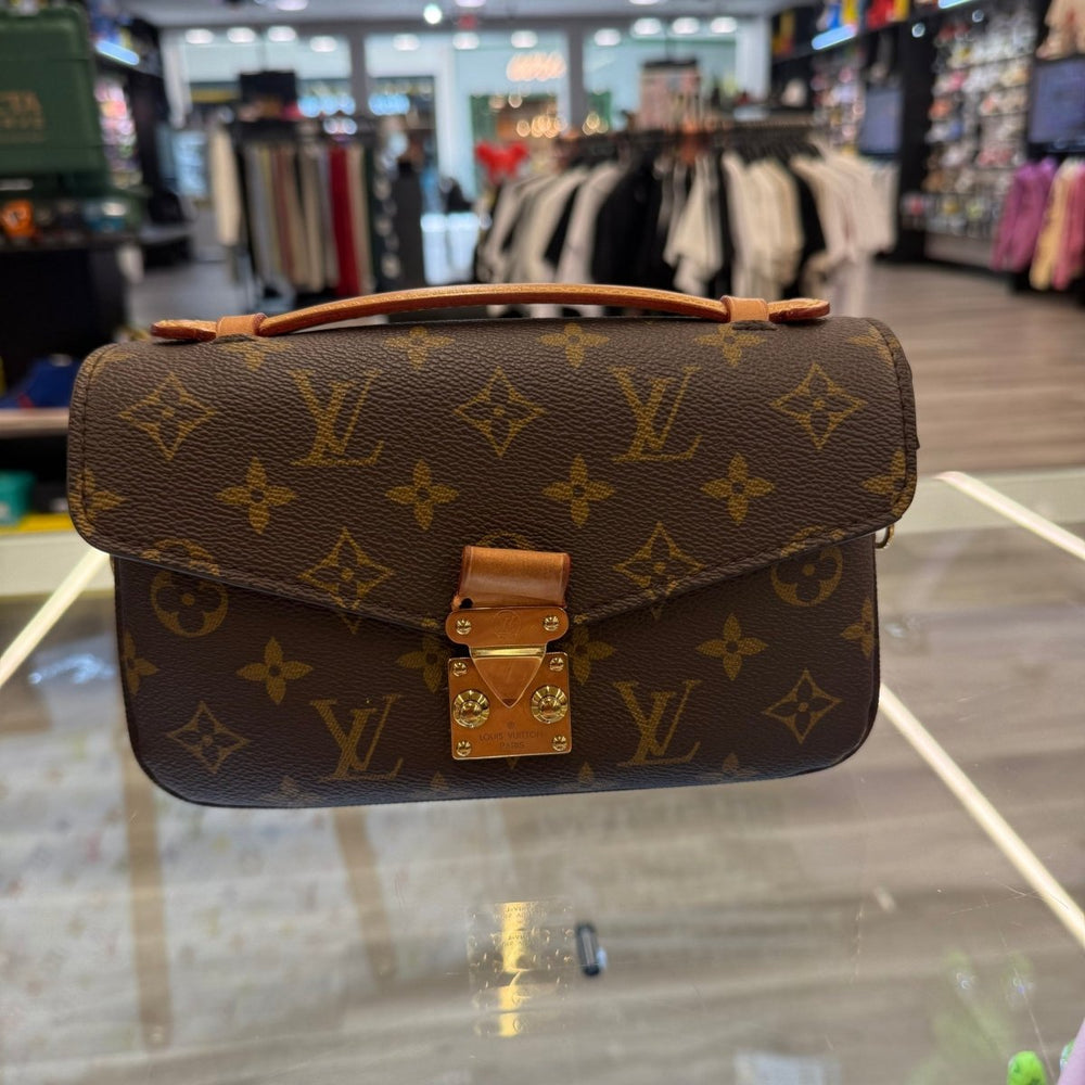 Louis Vuitton Pochette Métis Monogram Satchel - Gently Loved M44875 - Handbags - Jawns on Fire Sneakers & Shoes