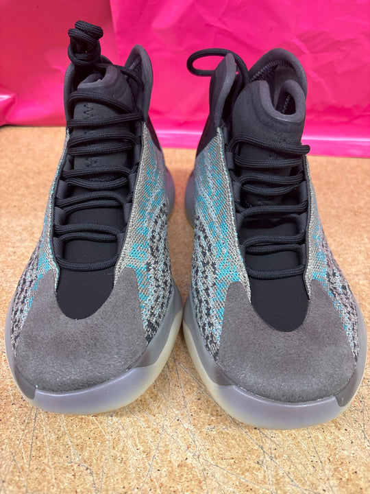 Yeezy Quantem Brown/Black Men 8.5 Used