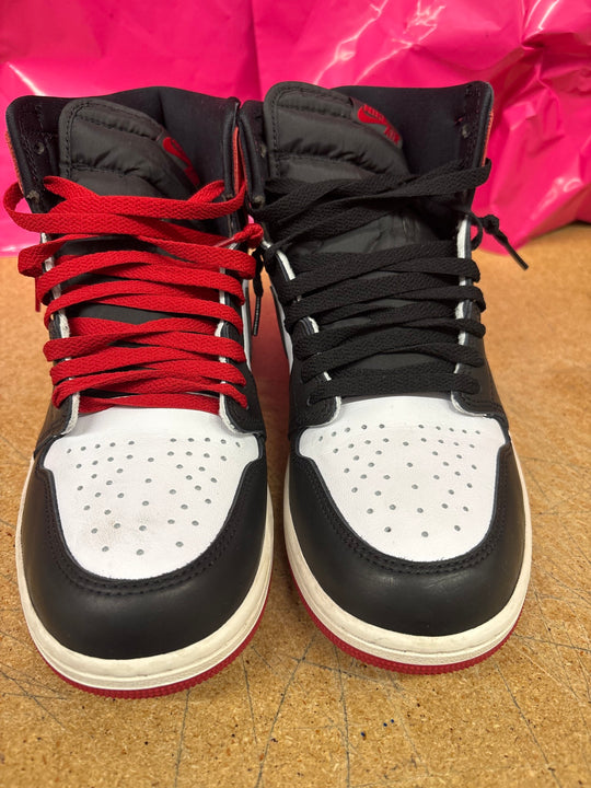 Jordan 1 High Black Toe Reimagined Men 10.5 Used