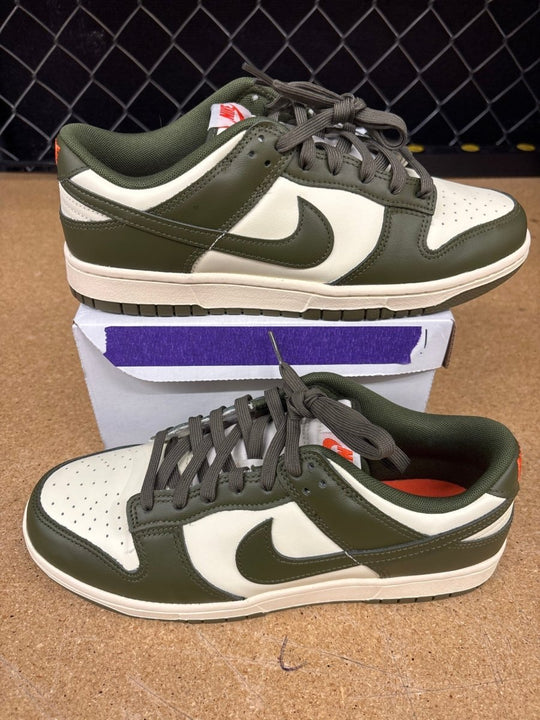 Nike Dunk Low Green Men 9.5 Used No Box - Sneakers - Jawns on Fire Sneakers &amp; Shoes