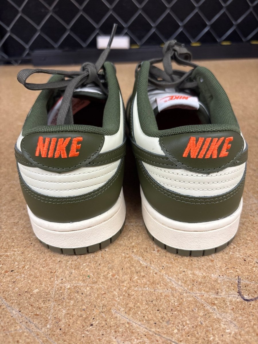 Nike Dunk Low Green Men 9.5 Used No Box - Sneakers - Jawns on Fire Sneakers &amp; Shoes