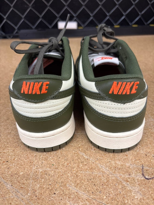 Nike Dunk Low Green Men 9.5 Used No Box - Sneakers - Jawns on Fire Sneakers &amp; Shoes