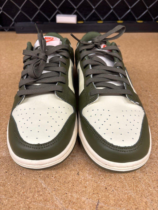 Nike Dunk Low Green Men 9.5 Used No Box - Sneakers - Jawns on Fire Sneakers &amp; Shoes