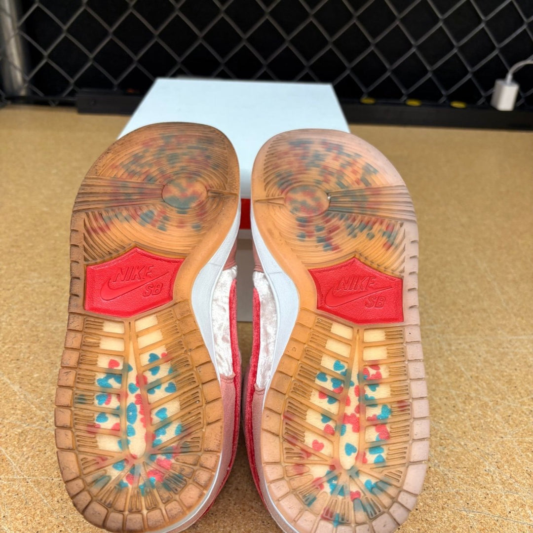 Nike SB Dunk Low StrangeLove Skateboards (Men 9.5) Used - Sneakers - Jawns on Fire Sneakers &amp; Shoes