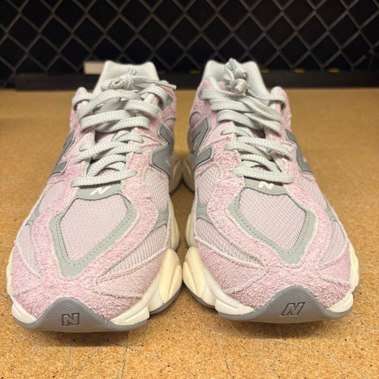 New Balance 9060 December Sky Men 12 Used