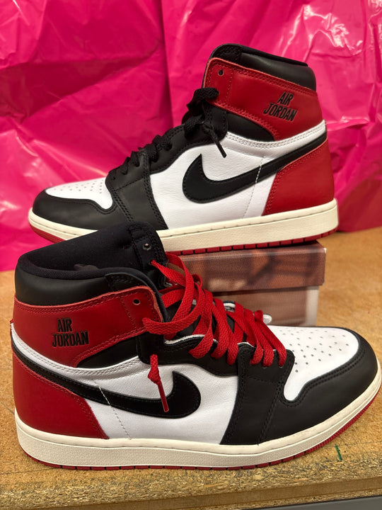 Jordan 1 High Black Toe Reimagined Men 10.5 Used