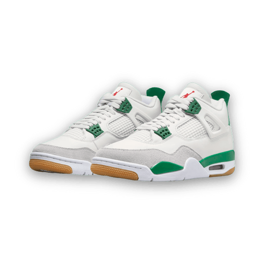 SB x Air Jordan 4 Retro &