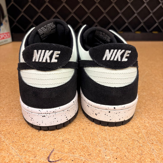 Nike SB Dunk Low Barely Green (Men 13) Used