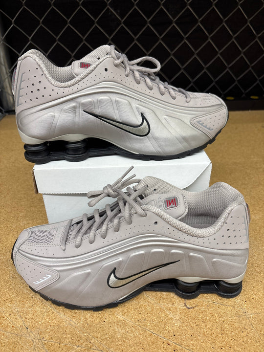 Nike Shox R4 (Mens 9) Used
