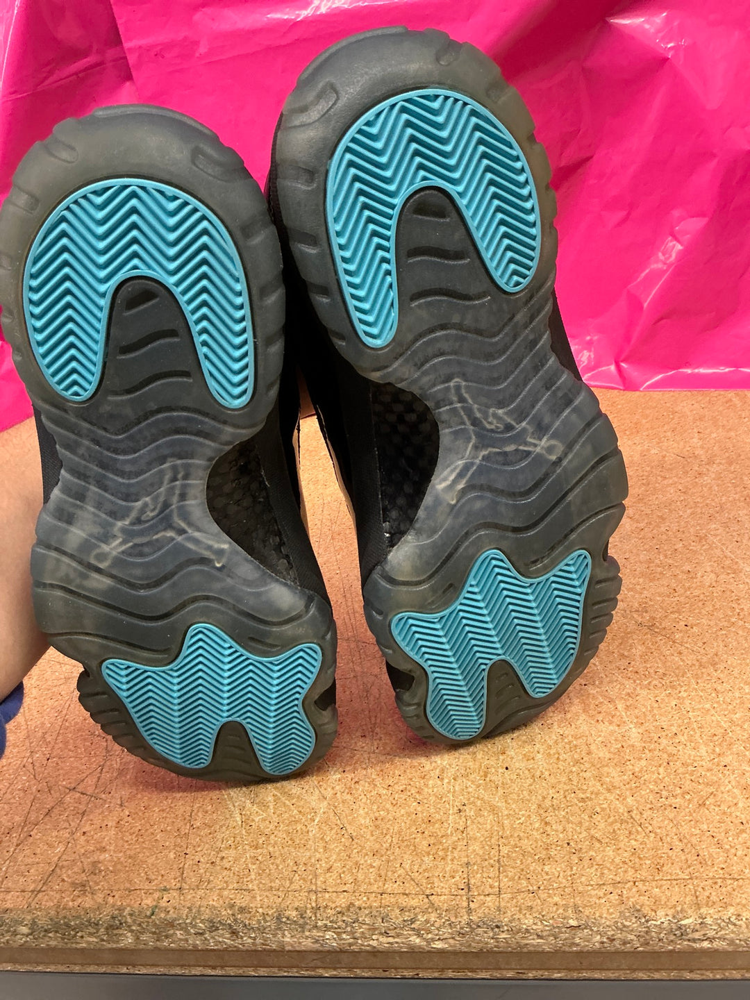 Jordan 11 Gamma Blue Men 10.5 Used