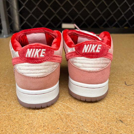 Nike SB Dunk Low StrangeLove Skateboards (Men 6) Used
