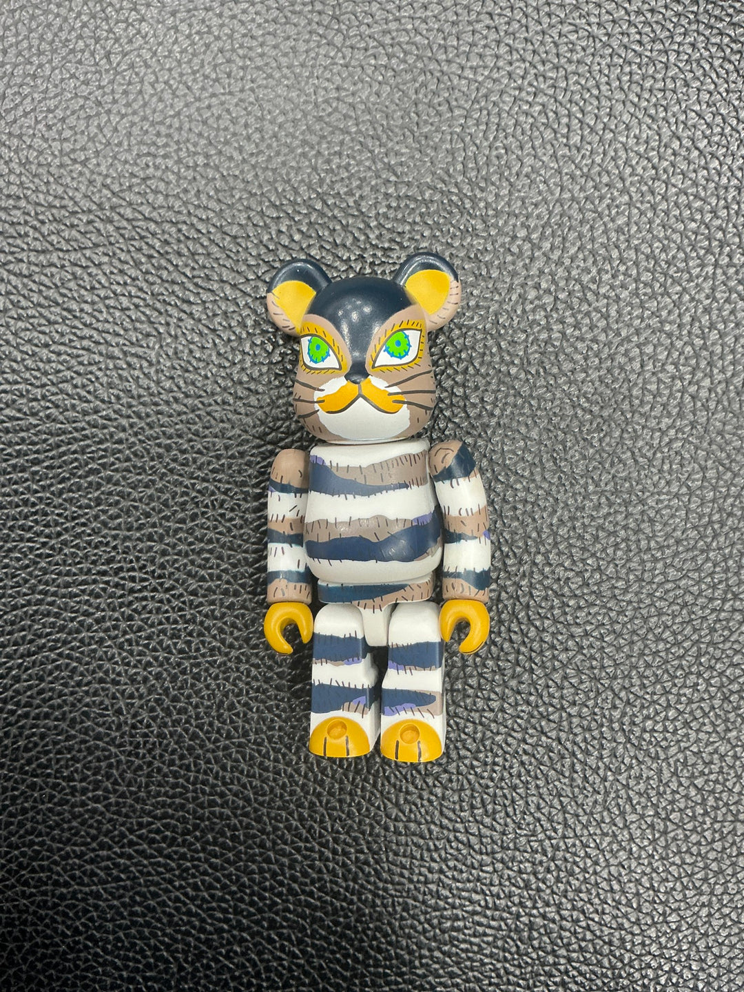 BE@RBRICK "The Cat That Lived a Million Times" Tora Neko 100%