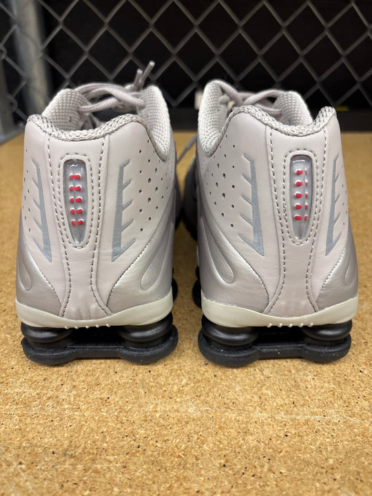 Nike Shox R4 (Mens 9) Used