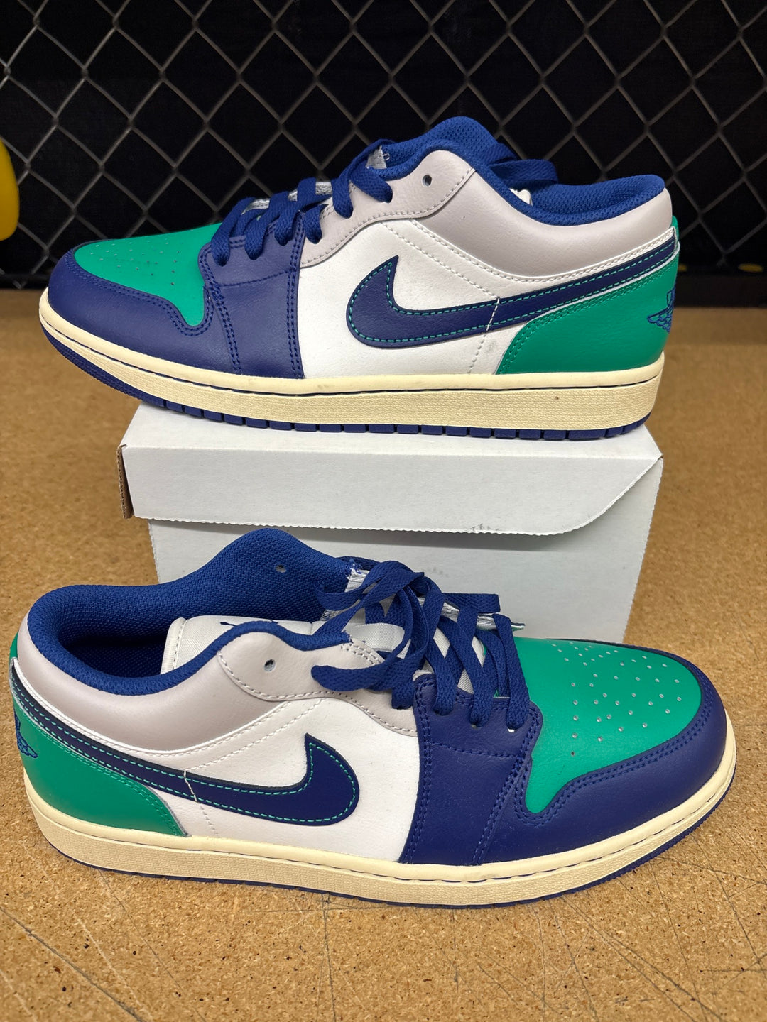 Jordan 1 Low Green/Blue Men 10 Used