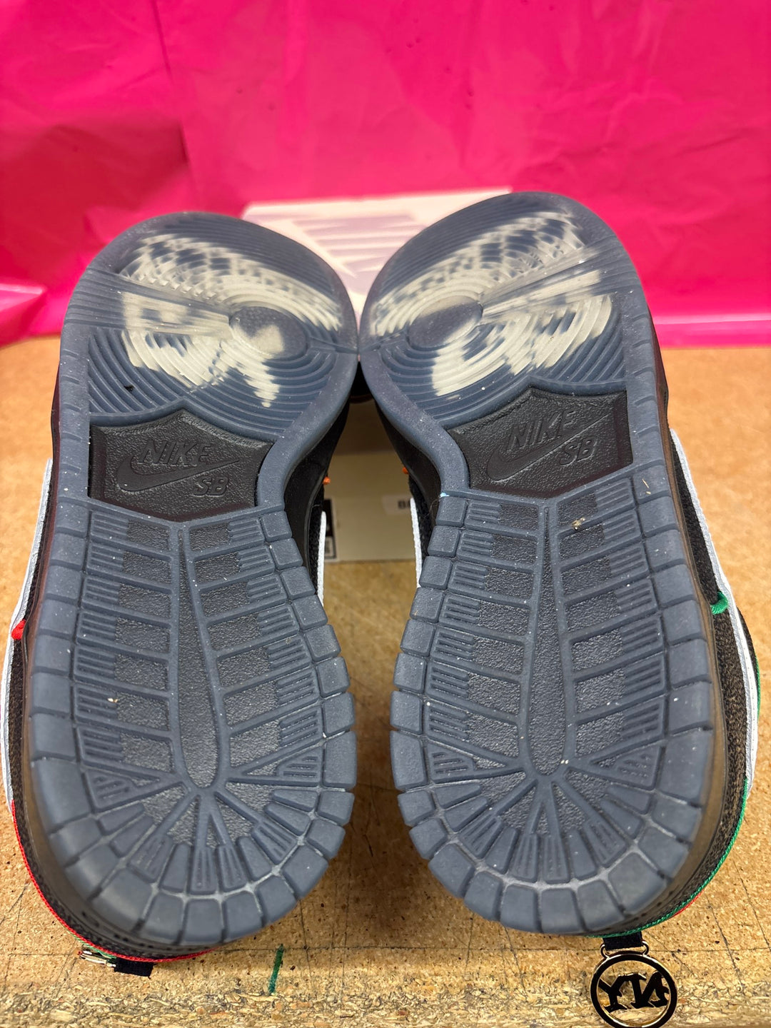 Nike Sb Dunk Low Bronx Girls Men 9 Used