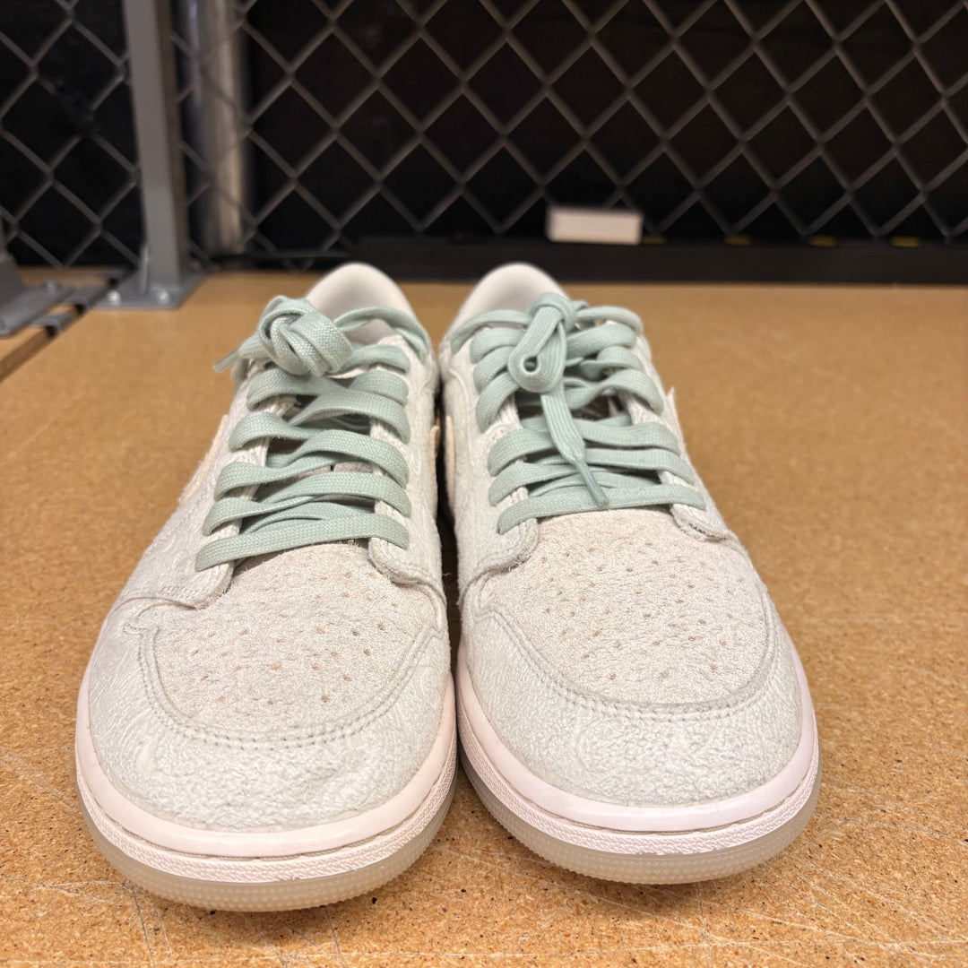 Jordan 1 Retro Low OG Chris Paul (Men 12) Used