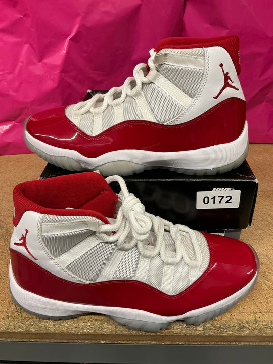 Jordan 11 Cherry Men 9.5 Used