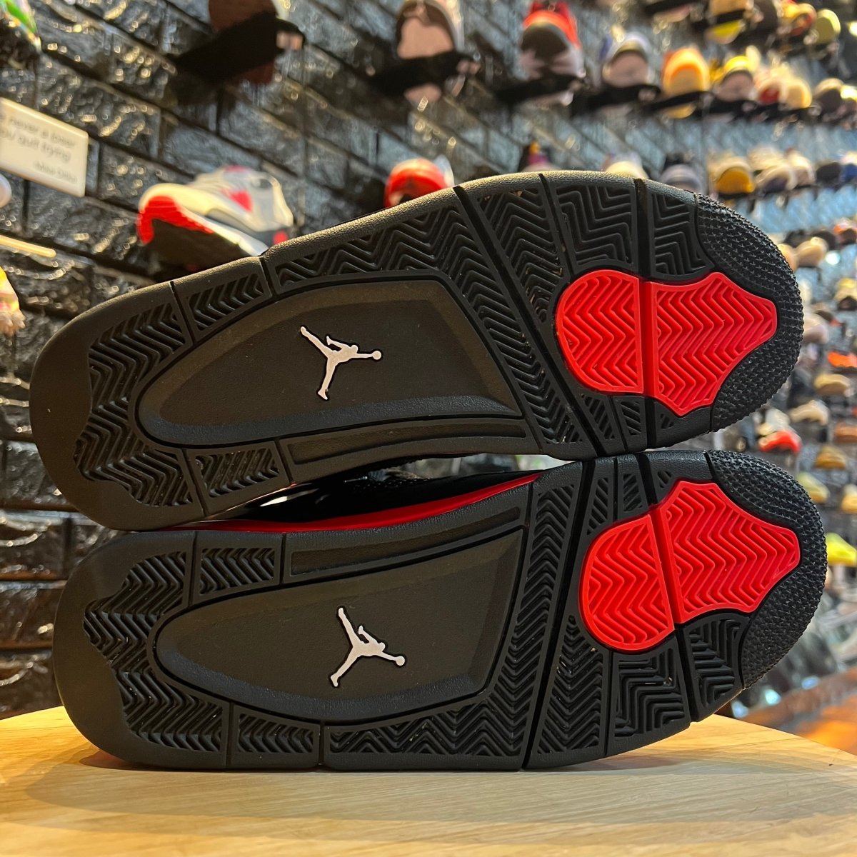 Jordan 4 Retro Red Thunder - Gently Enjoyed (Used) Men 8.5 - Mid Sneaker - Jawns on Fire Sneakers & Streetwear