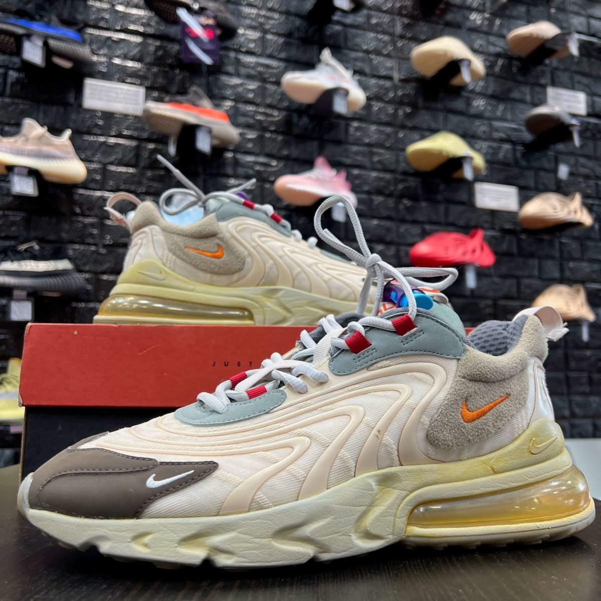 Travis Scott x Air Max 270 - Gently Enjoyed (Used) No Box Men 10 - Low Sneaker - Nike - Jawns on Fire