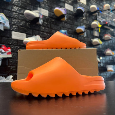 Yeezy Slide Enflame Orange - Gently Enjoyed (Used) Men 5 - sneaker - Slides - Yeezy - Jawns on Fire