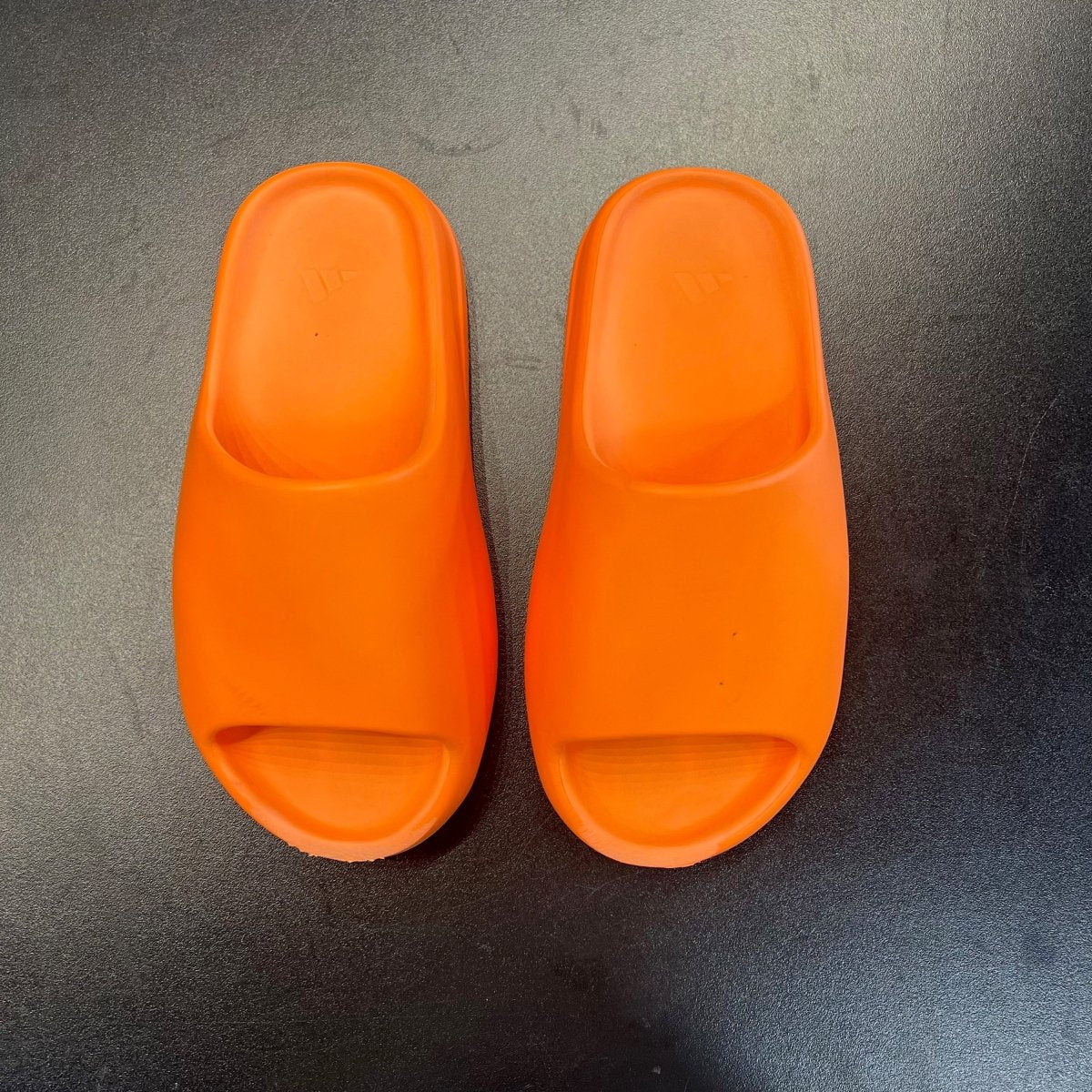 Yeezy Slide Enflame Orange - Gently Enjoyed (Used) Men 5 - sneaker - Slides - Yeezy - Jawns on Fire